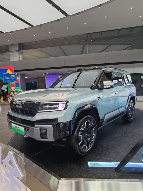 深圳94比亚迪方程豹硬派越野的爆款，英菲尼迪35周年与你共成长